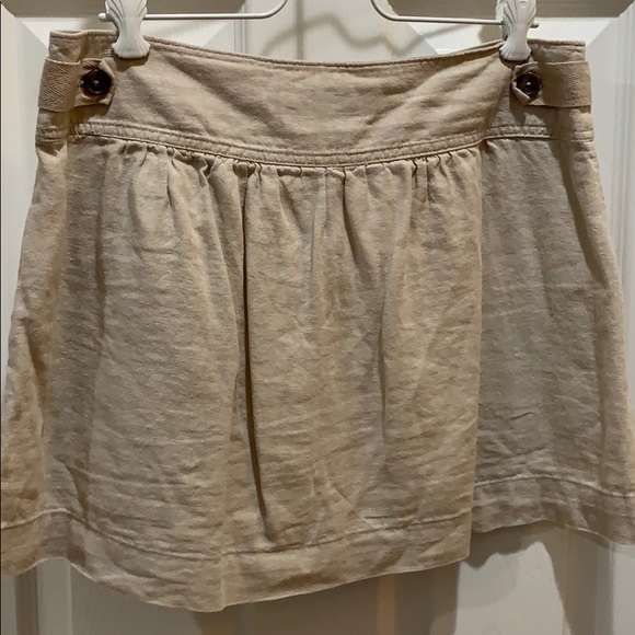 Old Navy mini skirt in Oatmeal size 6. - Picture 2 of 4